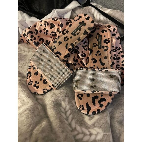 Nwt & bag Victorias secret VS rhinestone leopard slippers shoes - Picture 11 of 11